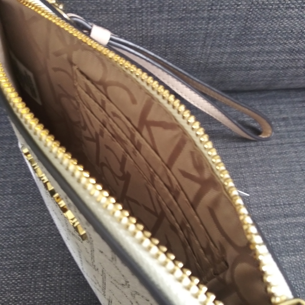 NWT CALVIN KIEIN LOGO WRISTLET CLUTCH POUCH BAG - Picture 7 of 10